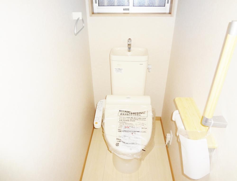 Toilet. Indoor (10 May 2013) Shooting