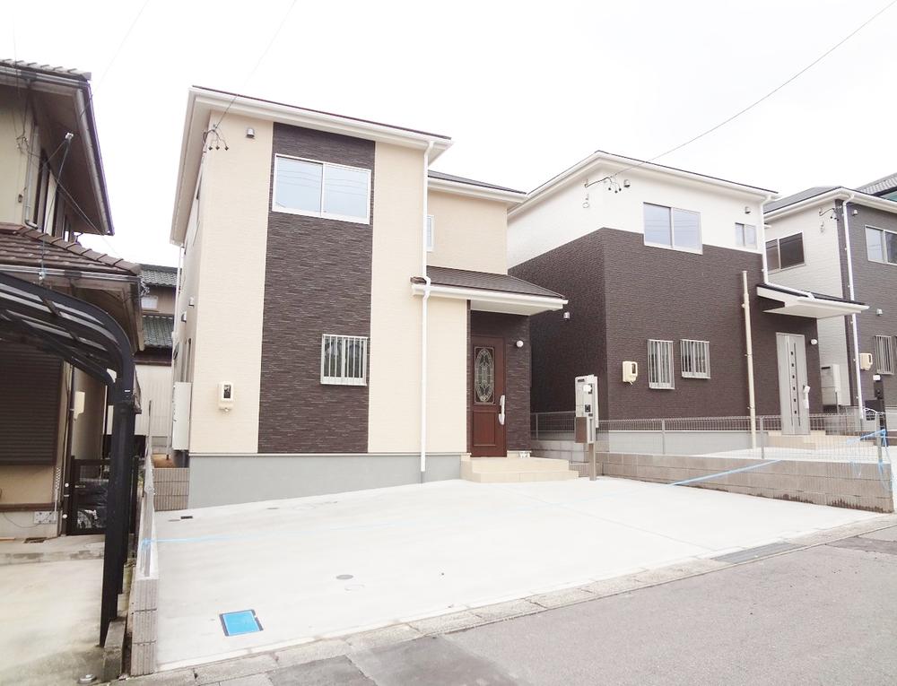 Local appearance photo. Local (10 May 2013) Shooting