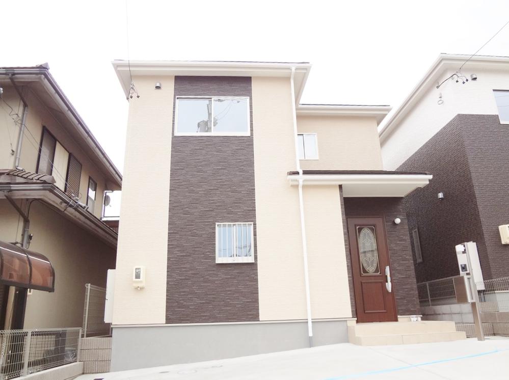 Local appearance photo. Local (10 May 2013) Shooting