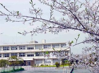 Junior high school. 700m until the solder Municipal Aoyama Junior High School