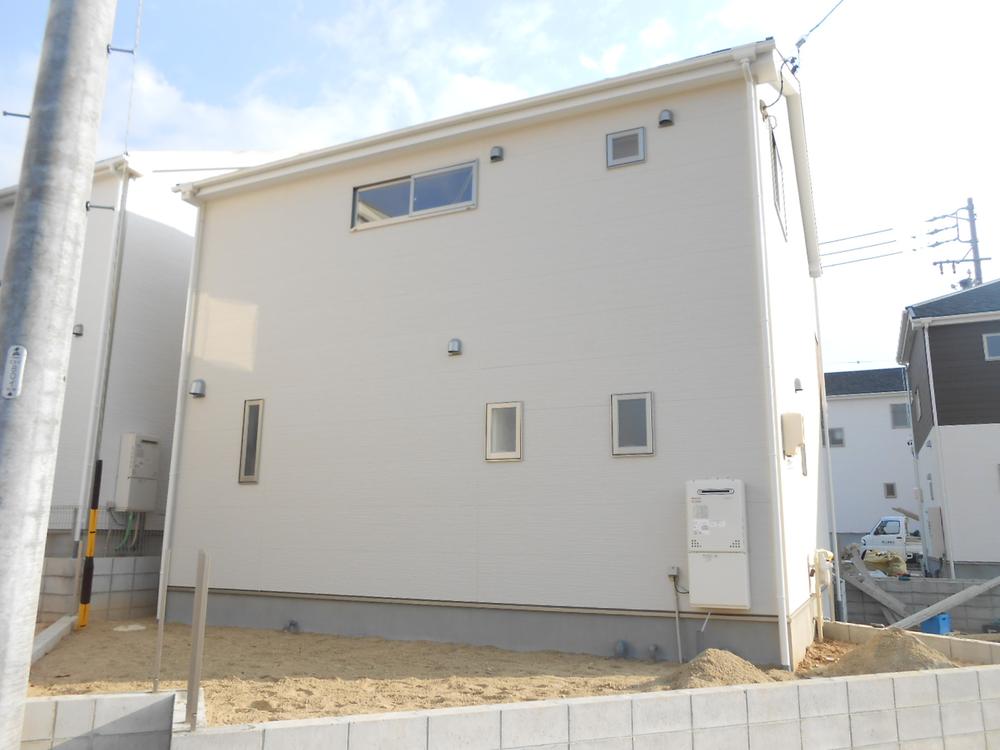 Local appearance photo. Local photo (Building 2)