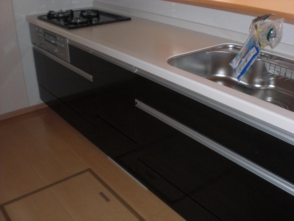 Kitchen. Indoor (11 May 2013)