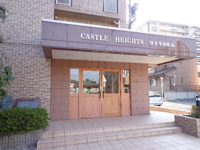 Entrance. Common areas