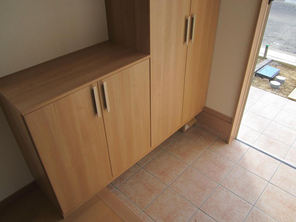 Entrance. Local (11 May 2013) Shooting