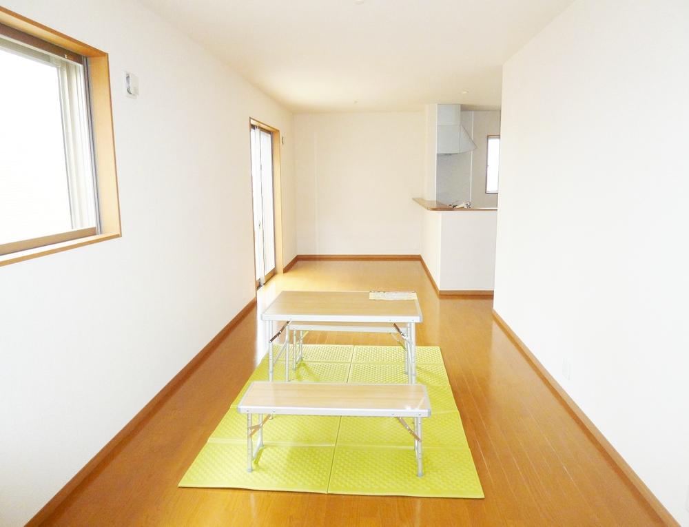 Living. Room (August 2013) Shooting 5 Building