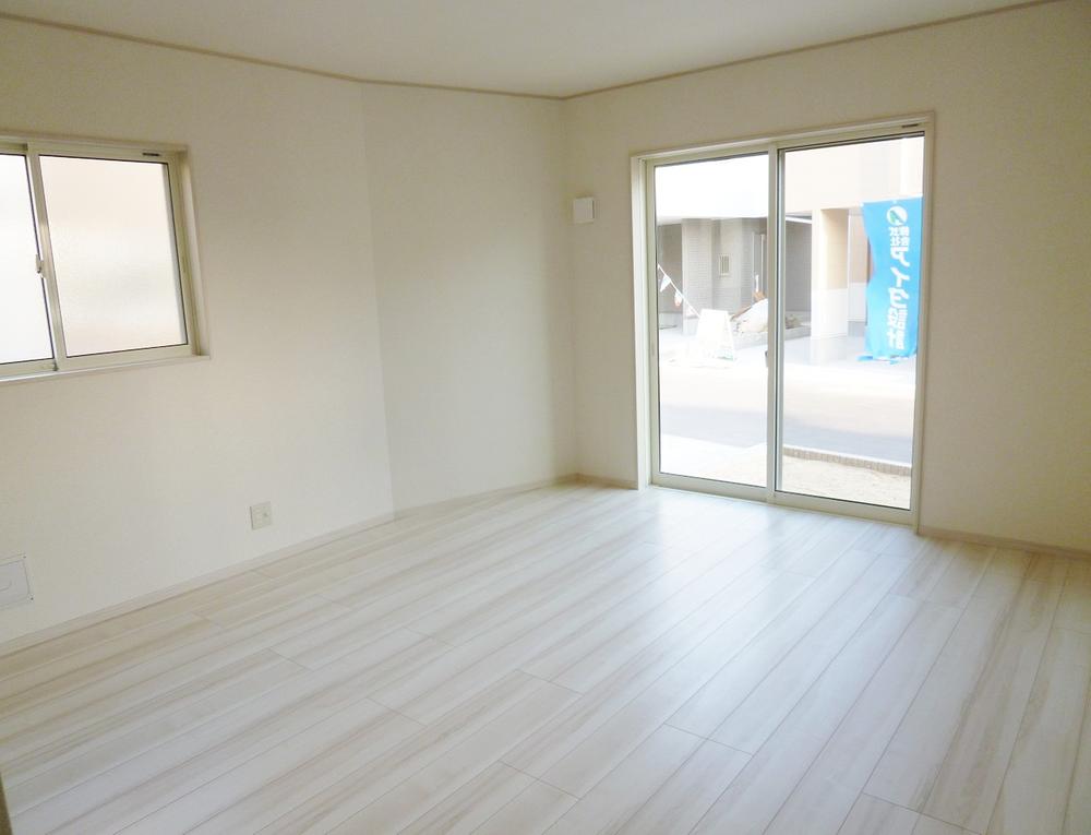 Non-living room. Room (August 2013) Shooting