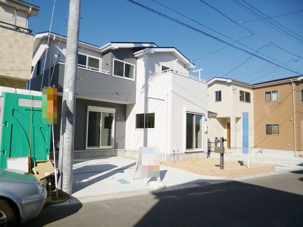 Local photos, including front road. Local (August 2013) Shooting