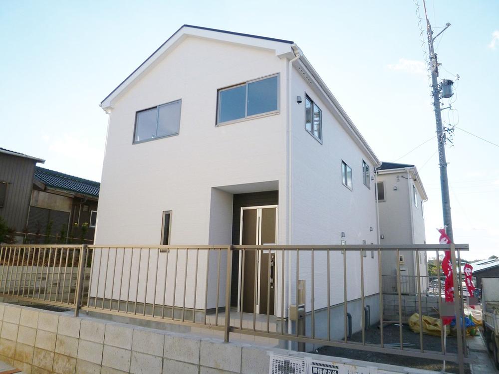 Local appearance photo. Local (12 May 2013) Shooting