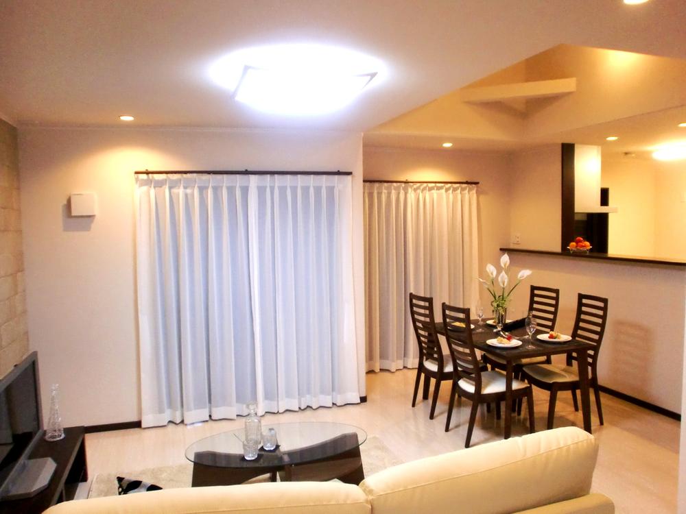 Model house photo. 2 Gochi living dining