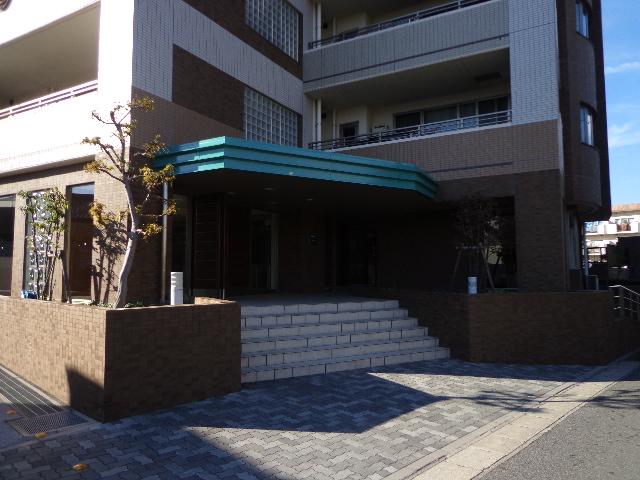 Entrance. 2013 November shooting