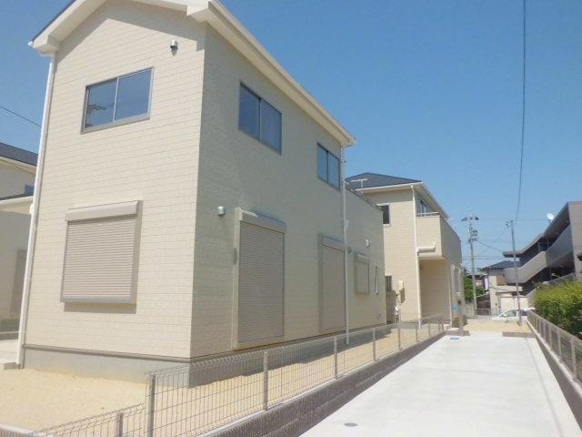 Local appearance photo. (Back) 7 Building appearance ☆ 