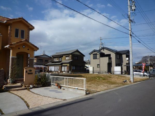 Local photos, including front road. Local (April 2013) Shooting