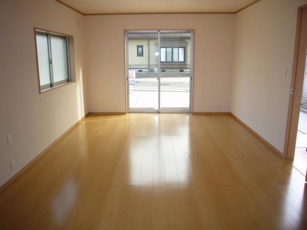 Same specifications photos (living). ( Building) same specification