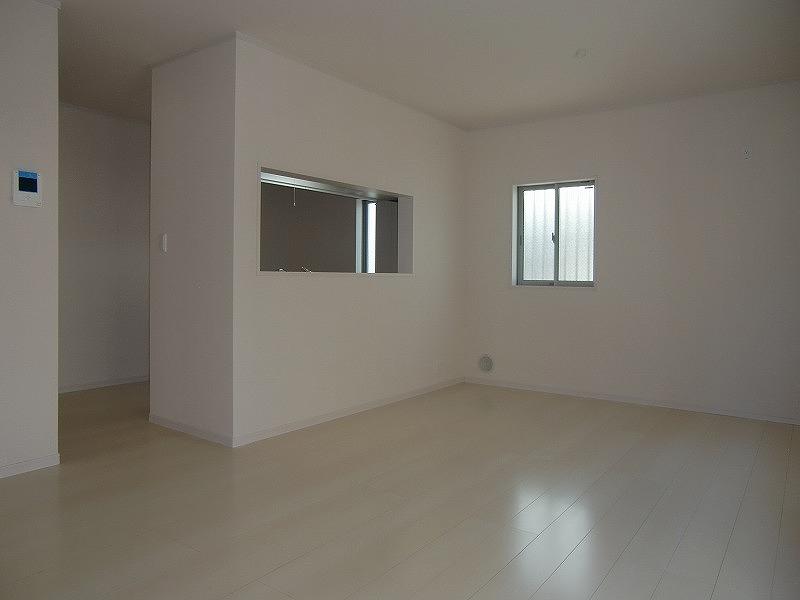 Living. Local (10 May 2013) Shooting