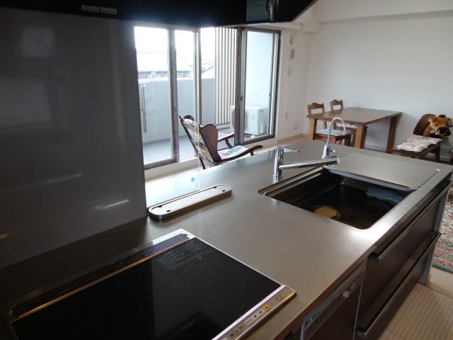 Kitchen. 2013 November shooting