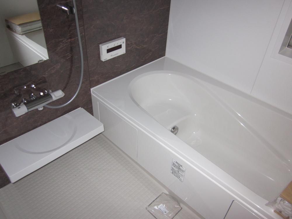 Bathroom. Bathroom dryer with bus