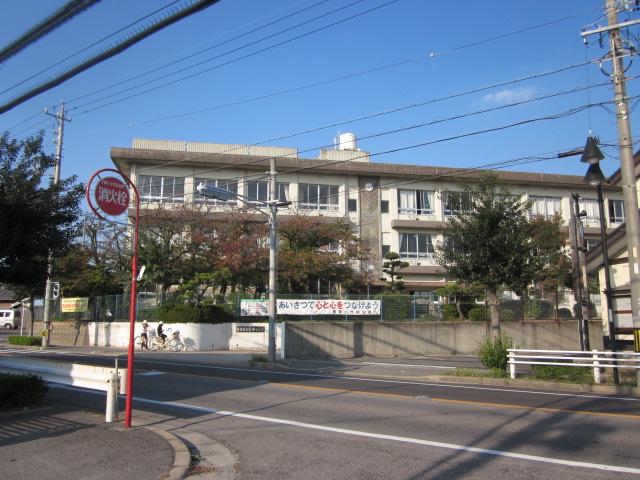 Primary school. Hekinan Municipal Washizuka to elementary school 1267m