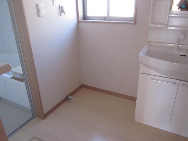 Wash basin, toilet. Local (12 May 2013) Shooting