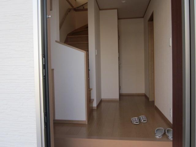 Entrance. Local (12 May 2013) Shooting