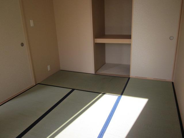 Non-living room. Local (12 May 2013) shooting 2