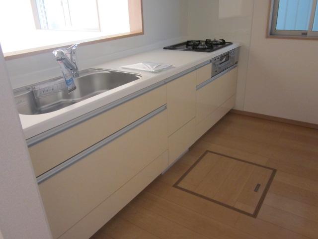 Kitchen. Local (12 May 2013) shooting 2