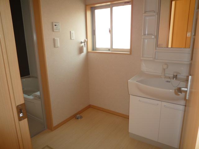 Wash basin, toilet. Same specifications