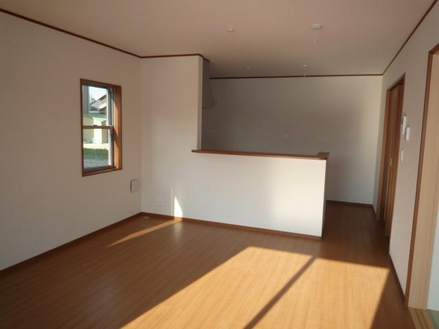 Living. Same specifications