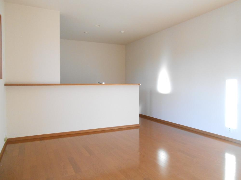 Living. Spacious living