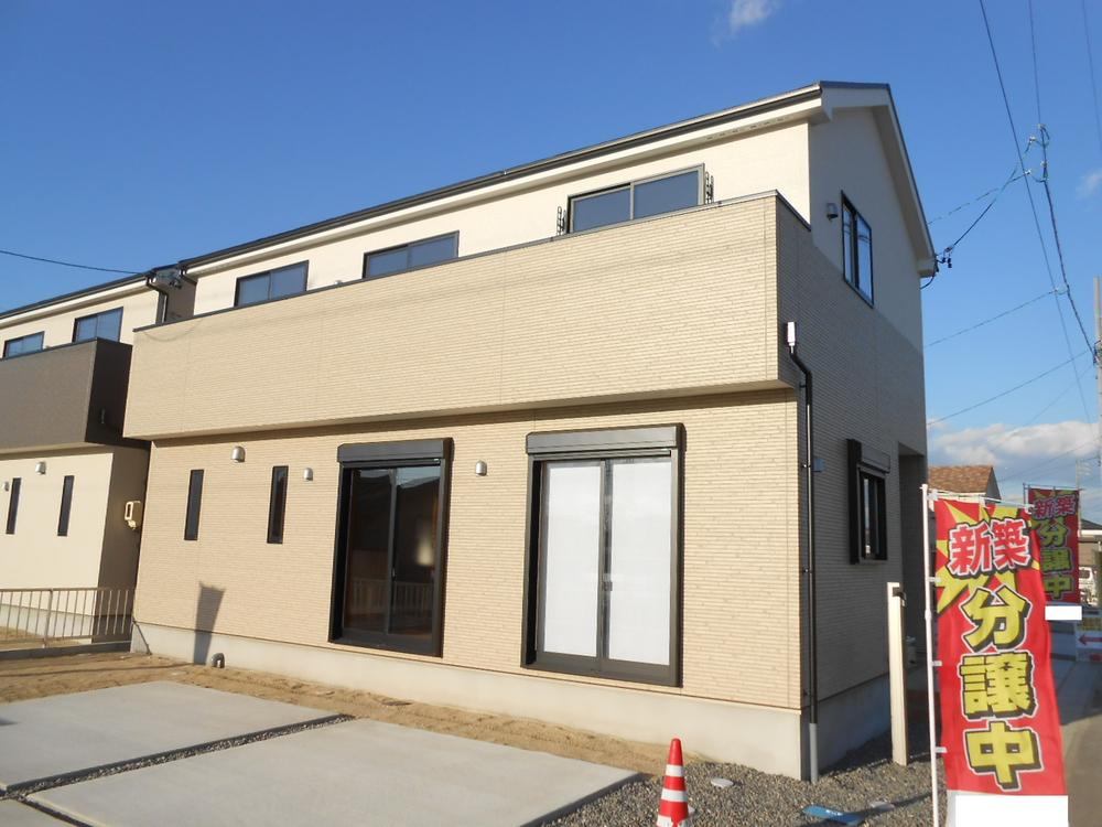 Local appearance photo. (3 Building) Local Photos