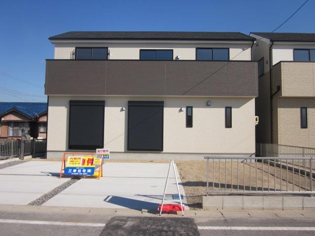 Local appearance photo. Local (12 May 2013) shooting 4