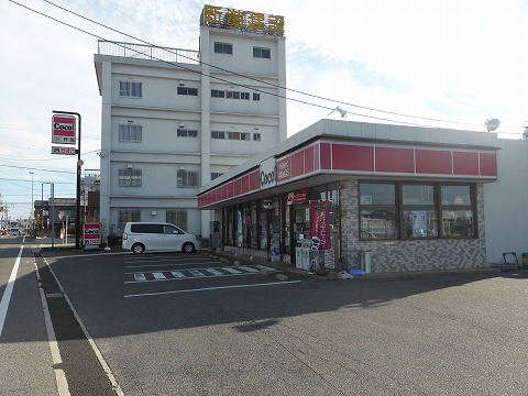 Convenience store. 347m to the Coco store Ohama store (convenience store)
