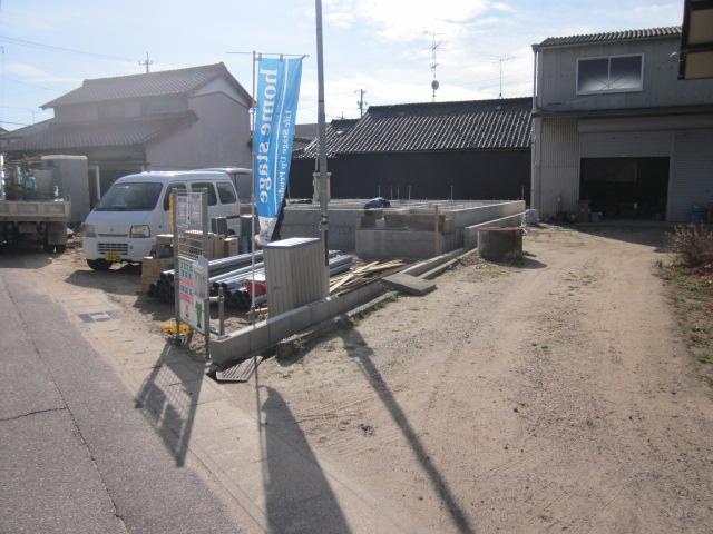 Local photos, including front road. Local (12 May 2013) Shooting