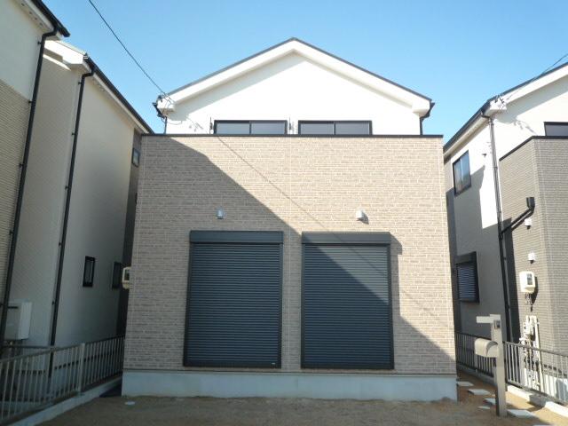 Local appearance photo. Local (11 May 2013) Shooting Building 2