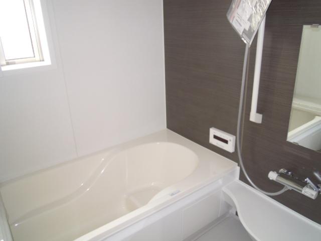 Same specifications photo (bathroom). Construction example photo With bathroom dryer