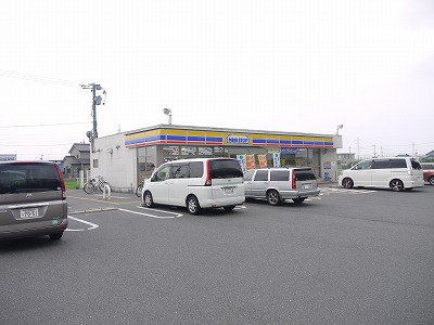 Convenience store. MINISTOP Kisogawa Momma store up (convenience store) 579m