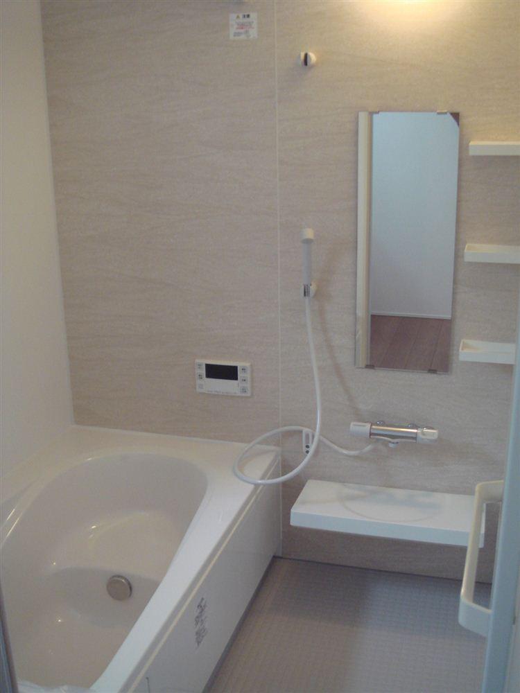 Bathroom. 2013 September shooting Building C bus