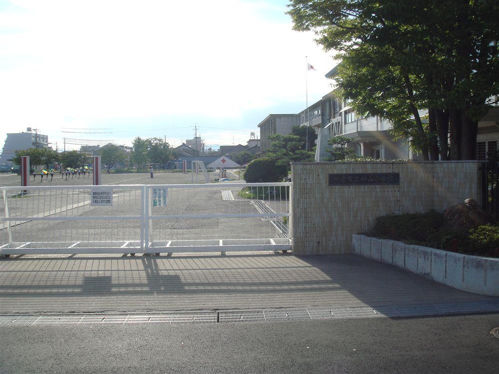 Primary school. 934m up to elementary school Ichinomiya Tatsugami Mt.