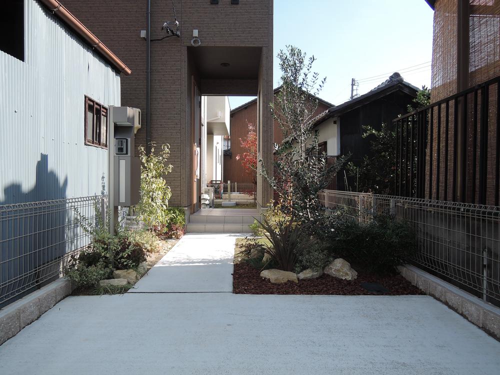 Local appearance photo. Local (September 2013) Shooting Building C