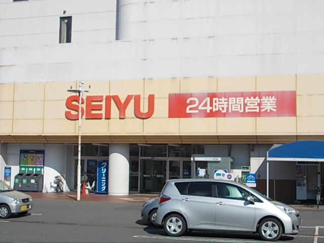 Supermarket. Seiyu to (super) 1600m