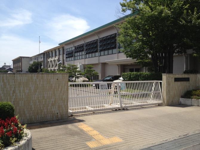 Primary school. 100m to Kamiyama elementary school
