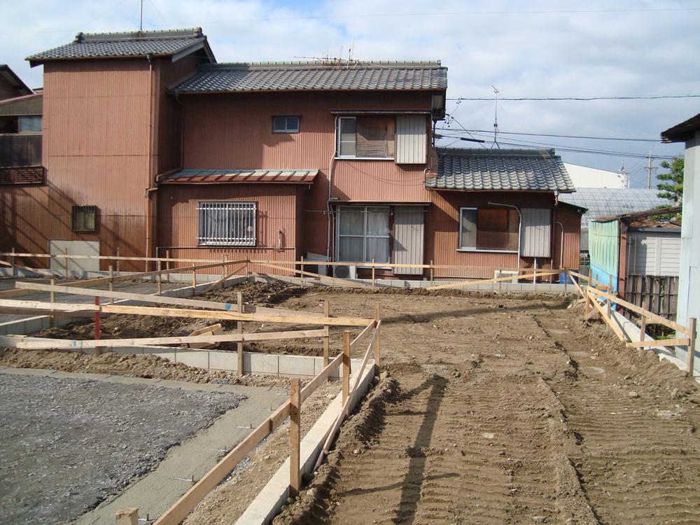 Other local. A Building