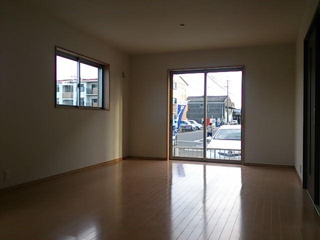 Living. Local (11 May 2013) Shooting