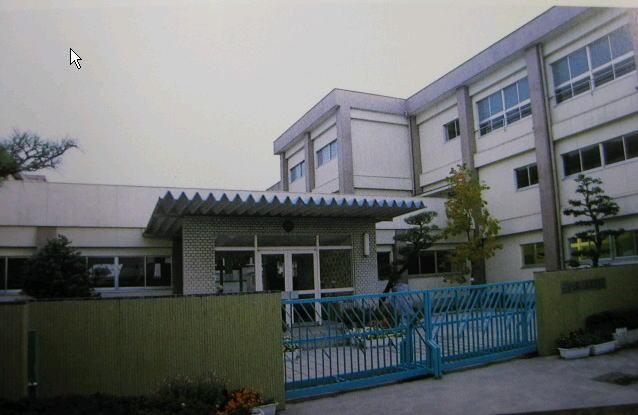 Primary school. Hagiwara Elementary School 350m
