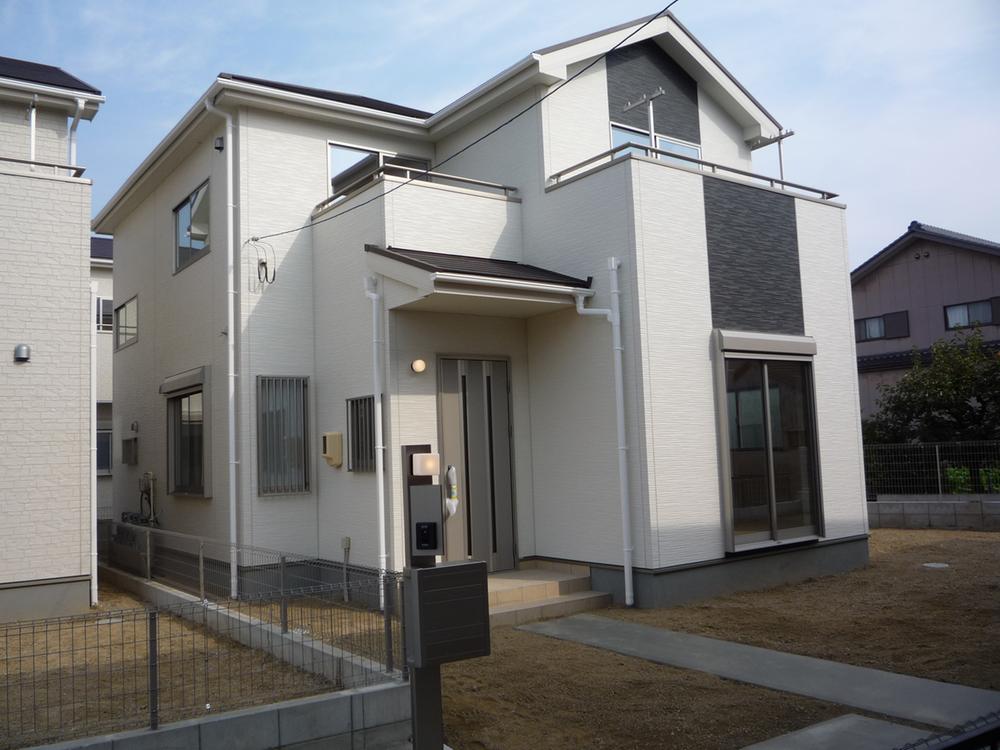 Local appearance photo. Local (11 May 2013) Shooting