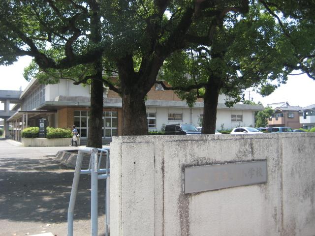 Primary school. Ichinomiya TatsuOkoshi to elementary school 815m