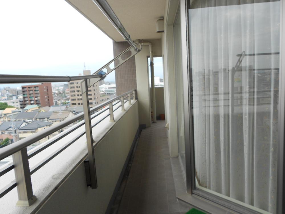 Balcony. Southwest side balcony. Good views per 8 floor. Local (September 2013) Shooting