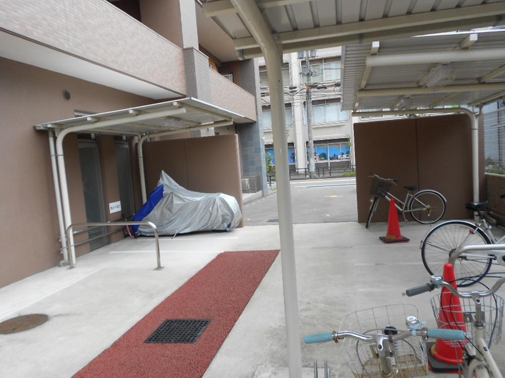 Other common areas. Is a bicycle parking lot. Local (September 2013) Shooting