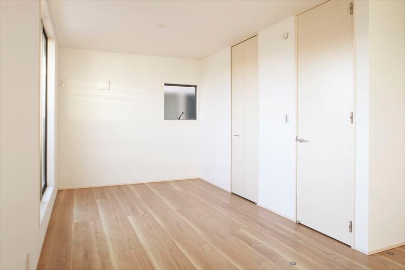 Non-living room. A Western-style building Uses as a large space of 13.8 quires time to live the beginning, It is possible to partition when the children are grown. 