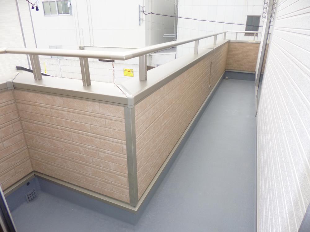 Balcony. Construction example photo L-shaped balcony