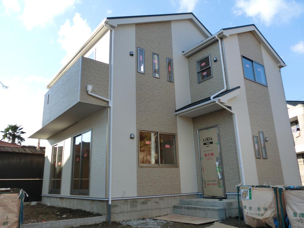 Local photos, including front road. Local (December 10, 2013) Shooting It is a photograph of 1 Building. 